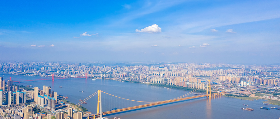 摄图网_501391022_wx_修建中的长江跨度最大的桥梁（非企业商用）.jpg
